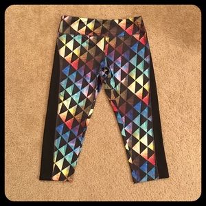 LuLaRoe Jade Capri Athletic Leggings